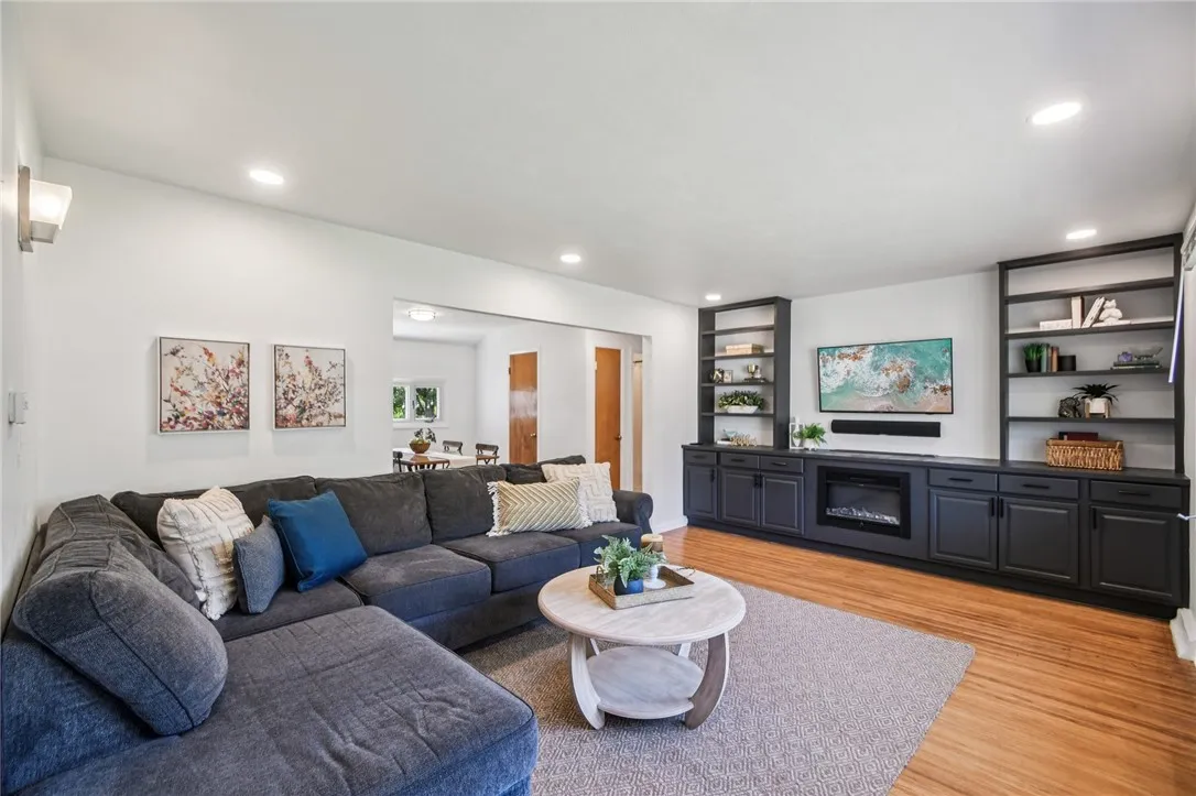 84 Forest Avenue, Irondequoit, New York 14622, Irondequoit, New York 14622, 2 Bedrooms Bedrooms, 6 Rooms Rooms,1 BathroomBathrooms,Residential,Closed,84 Forest Avenue, Irondequoit, New York 14622,0,R1634798