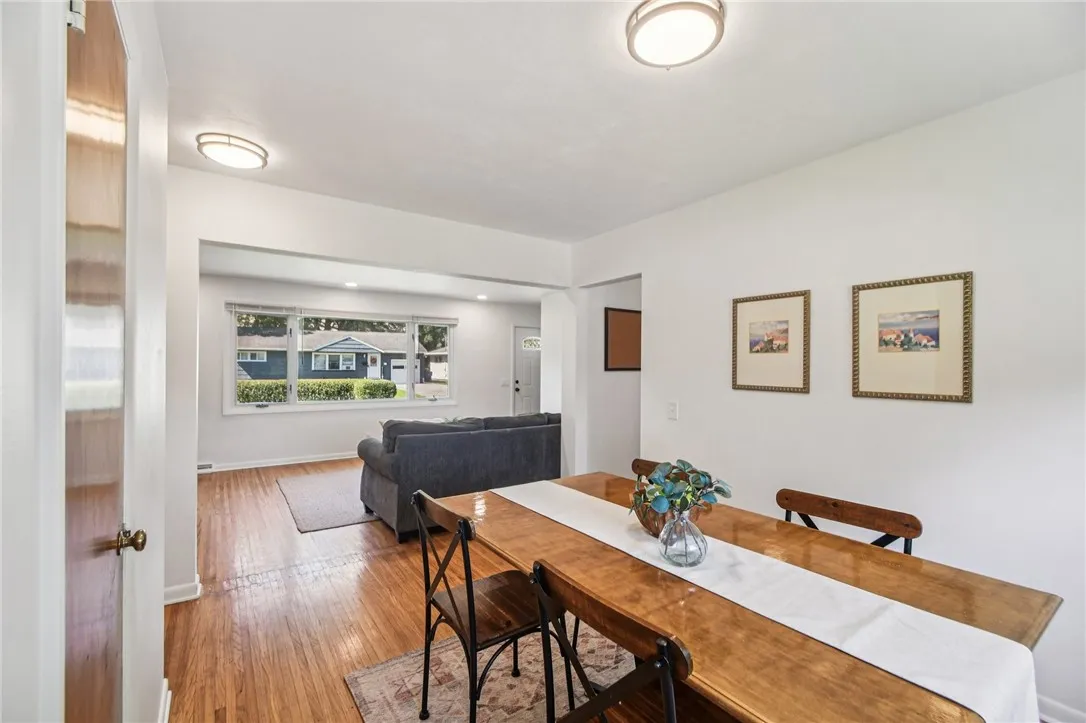 84 Forest Avenue, Irondequoit, New York 14622, Irondequoit, New York 14622, 2 Bedrooms Bedrooms, 6 Rooms Rooms,1 BathroomBathrooms,Residential,Closed,84 Forest Avenue, Irondequoit, New York 14622,0,R1634798