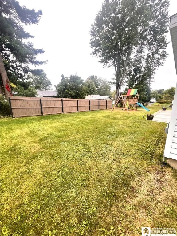 239 Connecticut Avenue, Jamestown, New York 14701, Jamestown, New York 14701, 2 Bedrooms Bedrooms, 5 Rooms Rooms,1 BathroomBathrooms,Residential,Closed,239 Connecticut Avenue, Jamestown, New York 14701,0,R1635308