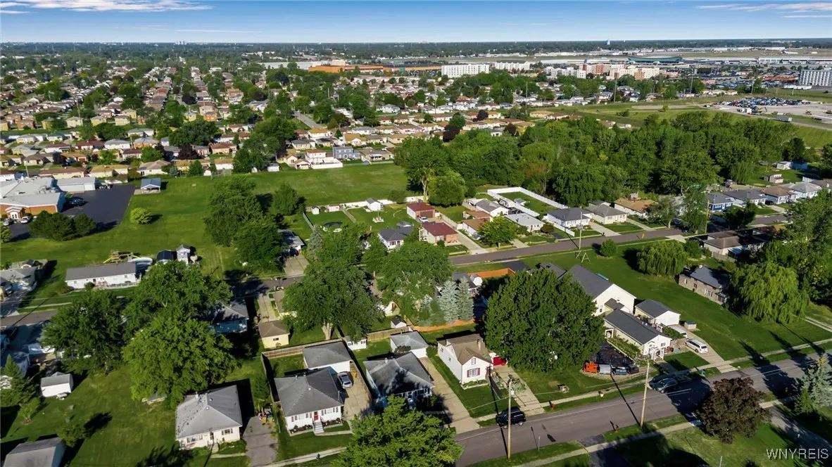 252 Hyland Avenue, Cheektowaga, New York 14043, Cheektowaga, New York 14043, 3 Bedrooms Bedrooms, 6 Rooms Rooms,1 BathroomBathrooms,Residential,For Sale,252 Hyland Avenue, Cheektowaga, New York 14043,0,B1635489
