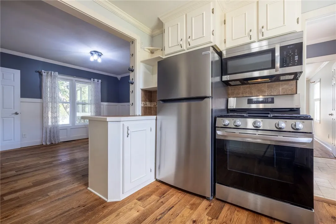 4 Merrick Avenue, Manchester, New York 14504, Manchester, New York 14504, 2 Bedrooms Bedrooms, 5 Rooms Rooms,1 BathroomBathrooms,Residential,Closed,4 Merrick Avenue, Manchester, New York 14504,0,R1631539