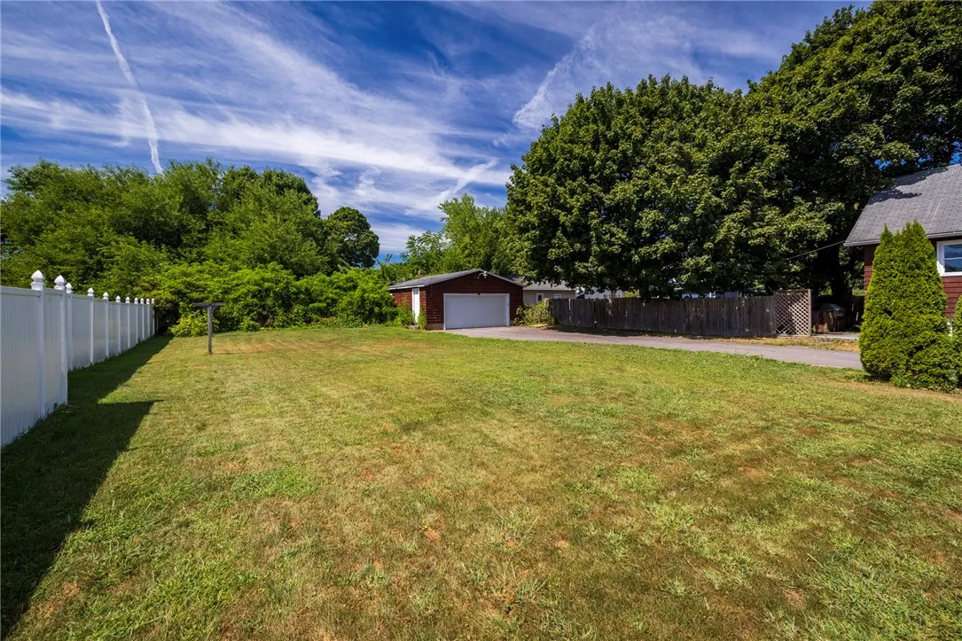 4 Merrick Avenue, Manchester, New York 14504, Manchester, New York 14504, 2 Bedrooms Bedrooms, 5 Rooms Rooms,1 BathroomBathrooms,Residential,Closed,4 Merrick Avenue, Manchester, New York 14504,0,R1631539