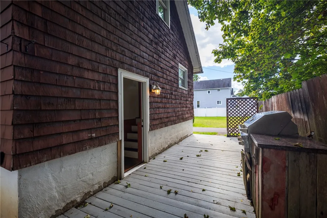 4 Merrick Avenue, Manchester, New York 14504, Manchester, New York 14504, 2 Bedrooms Bedrooms, 5 Rooms Rooms,1 BathroomBathrooms,Residential,Closed,4 Merrick Avenue, Manchester, New York 14504,0,R1631539