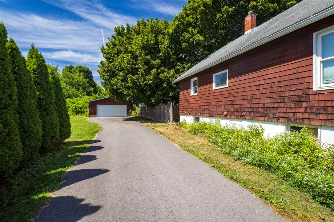 4 Merrick Avenue, Manchester, New York 14504, Manchester, New York 14504, 2 Bedrooms Bedrooms, 5 Rooms Rooms,1 BathroomBathrooms,Residential,Closed,4 Merrick Avenue, Manchester, New York 14504,0,R1631539