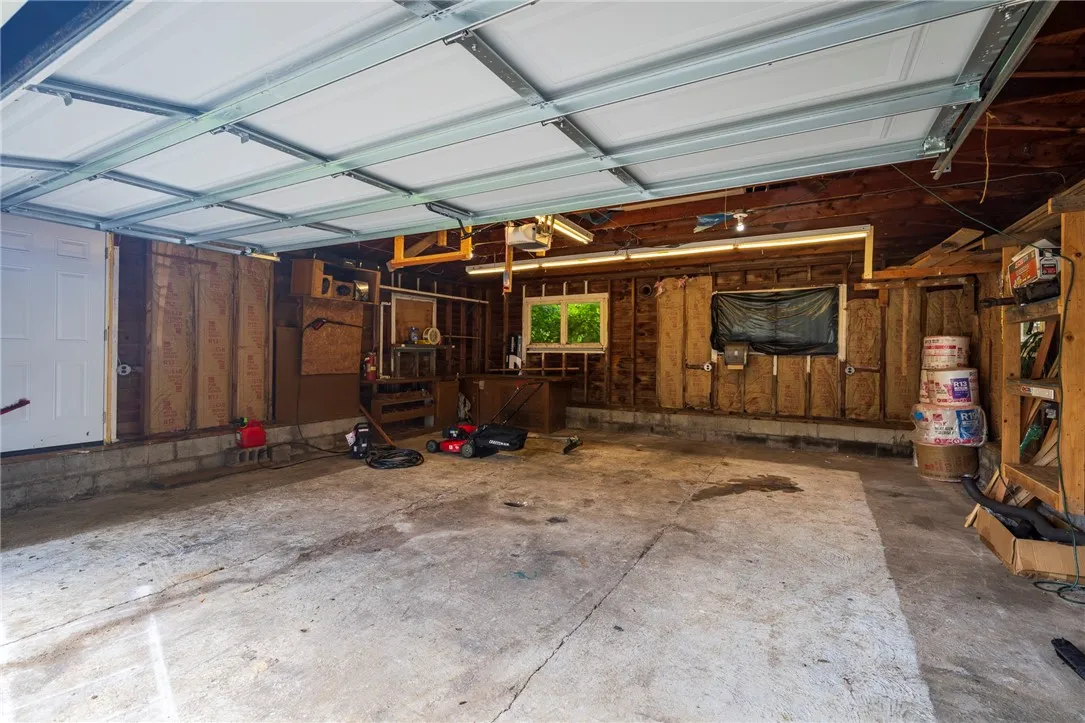 4 Merrick Avenue, Manchester, New York 14504, Manchester, New York 14504, 2 Bedrooms Bedrooms, 5 Rooms Rooms,1 BathroomBathrooms,Residential,Closed,4 Merrick Avenue, Manchester, New York 14504,0,R1631539