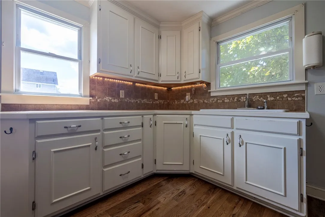 4 Merrick Avenue, Manchester, New York 14504, Manchester, New York 14504, 2 Bedrooms Bedrooms, 5 Rooms Rooms,1 BathroomBathrooms,Residential,Closed,4 Merrick Avenue, Manchester, New York 14504,0,R1631539