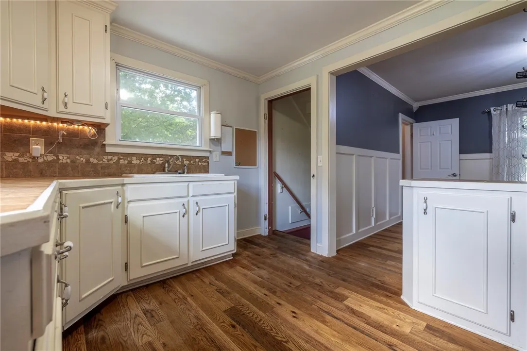 4 Merrick Avenue, Manchester, New York 14504, Manchester, New York 14504, 2 Bedrooms Bedrooms, 5 Rooms Rooms,1 BathroomBathrooms,Residential,Closed,4 Merrick Avenue, Manchester, New York 14504,0,R1631539