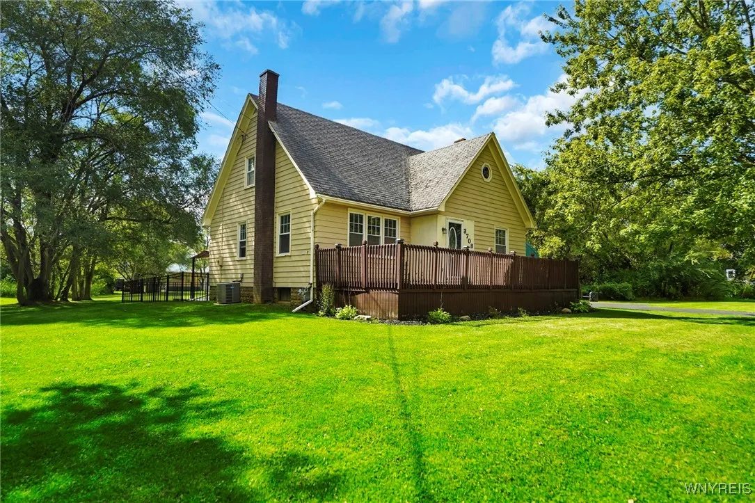 3708 Lockport Olcott Road, Newfane, New York 14094, Newfane, New York 14094, 3 Bedrooms Bedrooms, 8 Rooms Rooms,2 BathroomsBathrooms,Residential,For Sale,3708 Lockport Olcott Road, Newfane, New York 14094,0,B1635396