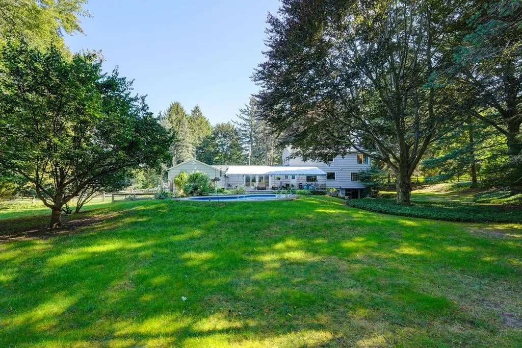 38 Green Valley Road, Perinton, New York 14534, Perinton, New York 14534, 4 Bedrooms Bedrooms, 9 Rooms Rooms,3 BathroomsBathrooms,Residential,Closed,38 Green Valley Road, Perinton, New York 14534,0,R1633863