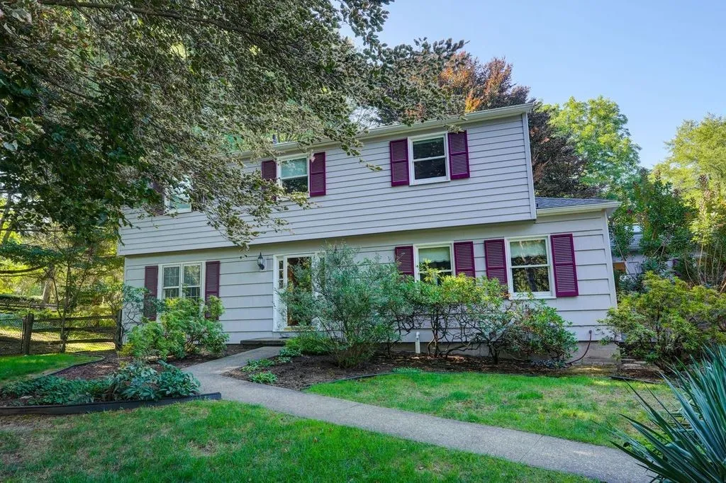 38 Green Valley Road, Perinton, New York 14534, Perinton, New York 14534, 4 Bedrooms Bedrooms, 9 Rooms Rooms,3 BathroomsBathrooms,Residential,Closed,38 Green Valley Road, Perinton, New York 14534,0,R1633863