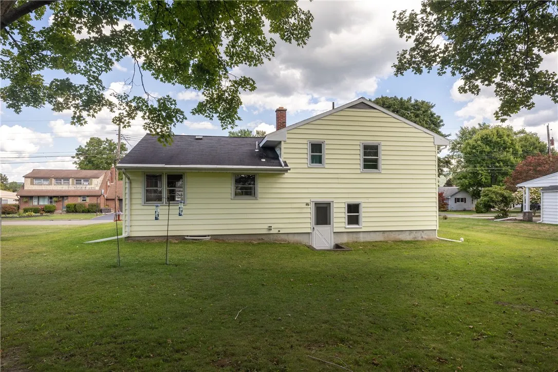 417 Bush Avenue, Horseheads, New York 14845, Horseheads, New York 14845, 3 Bedrooms Bedrooms, 8 Rooms Rooms,1 BathroomBathrooms,Residential,Closed,417 Bush Avenue, Horseheads, New York 14845,0,R1629924