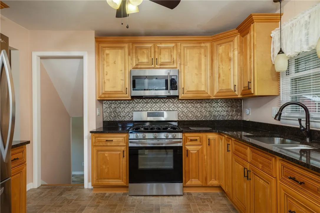 417 Bush Avenue, Horseheads, New York 14845, Horseheads, New York 14845, 3 Bedrooms Bedrooms, 8 Rooms Rooms,1 BathroomBathrooms,Residential,Closed,417 Bush Avenue, Horseheads, New York 14845,0,R1629924