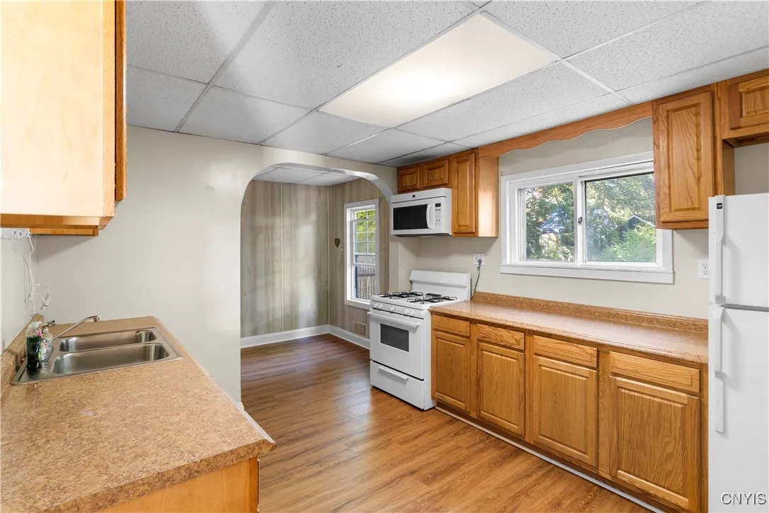 202 West Warrington Road, Syracuse, New York 13205, Syracuse, New York 13205, 6 Bedrooms Bedrooms, ,2 BathroomsBathrooms,Residential,For Sale,202 West Warrington Road, Syracuse, New York 13205,0,S1635217