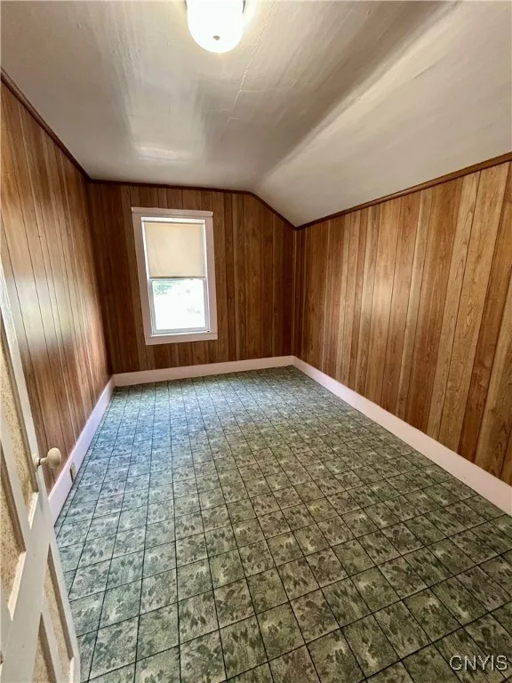 Upstairs bedroom 3