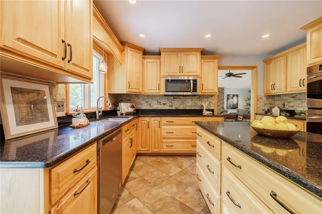 14 Whittlers Ridge, Perinton, New York 14534, Perinton, New York 14534, 3 Bedrooms Bedrooms, 6 Rooms Rooms,2 BathroomsBathrooms,Residential,For Sale,14 Whittlers Ridge, Perinton, New York 14534,0,R1635231