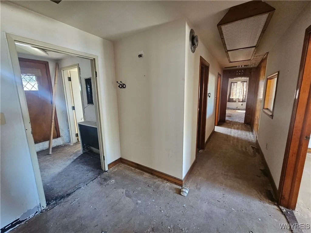 814 Abbott Road, Buffalo, New York 14220, Buffalo, New York 14220, 5 Bedrooms Bedrooms, ,2 BathroomsBathrooms,Residential,For Sale,814 Abbott Road, Buffalo, New York 14220,0,B1635585