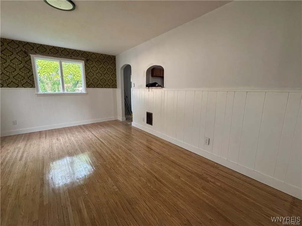 56 Reed Avenue, Lackawanna, New York 14218, Lackawanna, New York 14218, 3 Bedrooms Bedrooms, 6 Rooms Rooms,1 BathroomBathrooms,Residential Lease,For Rent,56 Reed Avenue, Lackawanna, New York 14218,0,B1635575
