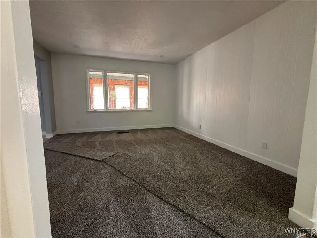 56 Reed Avenue, Lackawanna, New York 14218, Lackawanna, New York 14218, 3 Bedrooms Bedrooms, 6 Rooms Rooms,1 BathroomBathrooms,Residential Lease,For Rent,56 Reed Avenue, Lackawanna, New York 14218,0,B1635575
