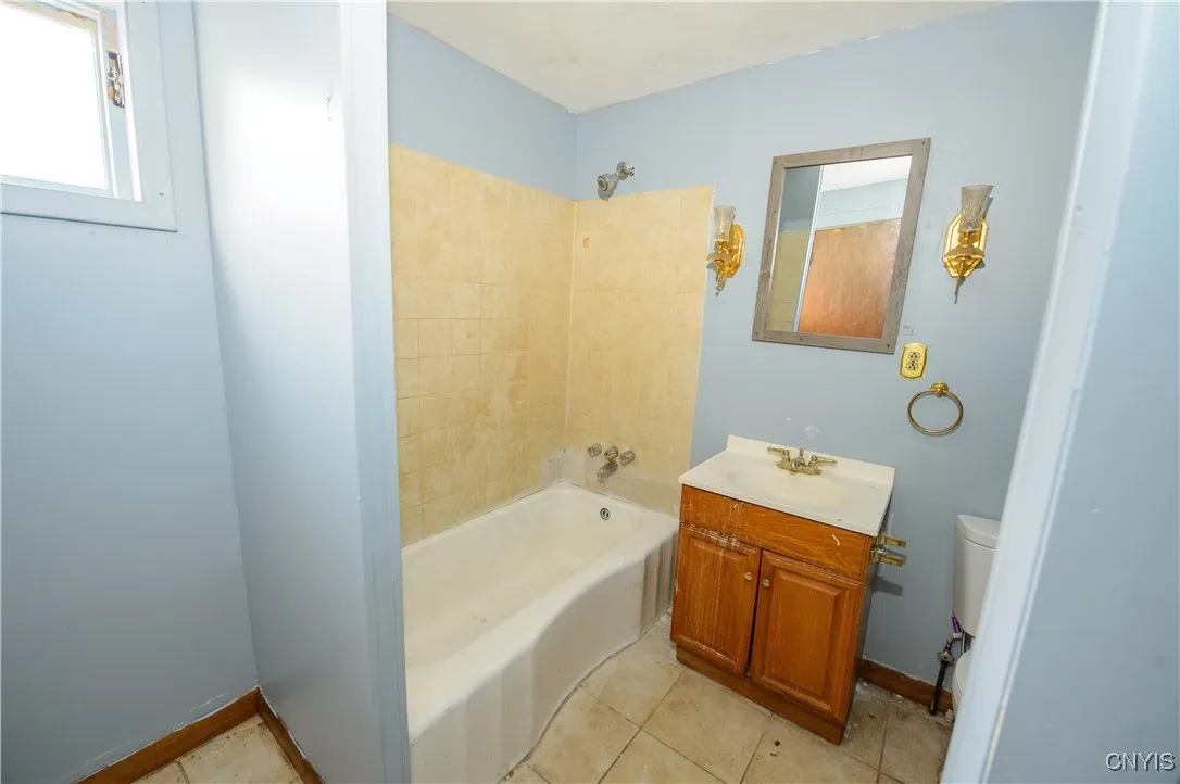 116 Culbert Street, Syracuse, New York 13208, Syracuse, New York 13208, 2 Bedrooms Bedrooms, ,2 BathroomsBathrooms,Residential,Closed,116 Culbert Street, Syracuse, New York 13208,0,S1634640