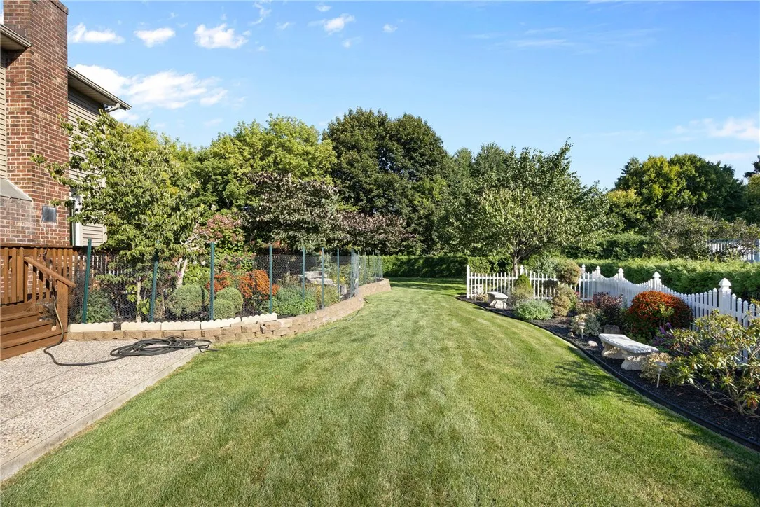 265 Hillary Lane, Penfield, New York 14526, Penfield, New York 14526, 3 Bedrooms Bedrooms, 7 Rooms Rooms,2 BathroomsBathrooms,Residential,For Sale,265 Hillary Lane, Penfield, New York 14526,0,R1634980