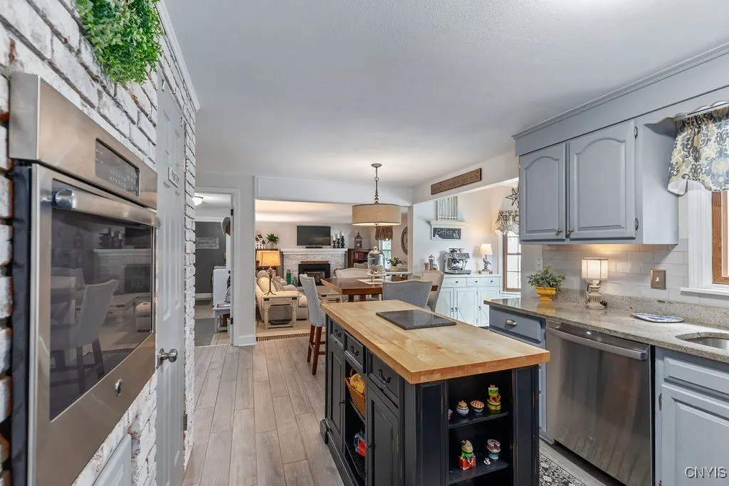 7504 Meadow Wood Drive, Clay, New York 13212, Clay, New York 13212, 3 Bedrooms Bedrooms, 12 Rooms Rooms,2 BathroomsBathrooms,Residential,Closed,7504 Meadow Wood Drive, Clay, New York 13212,0,S1635144