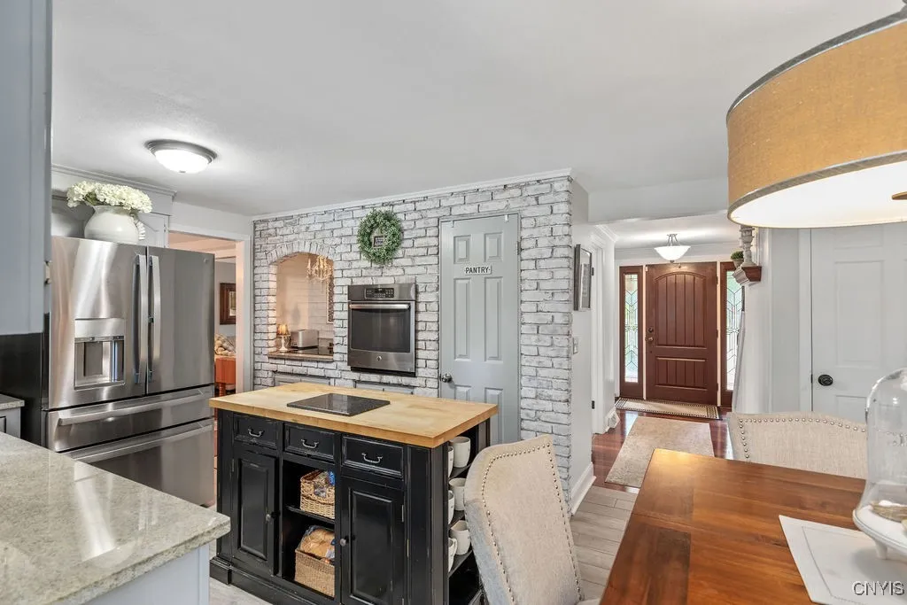 7504 Meadow Wood Drive, Clay, New York 13212, Clay, New York 13212, 3 Bedrooms Bedrooms, 12 Rooms Rooms,2 BathroomsBathrooms,Residential,Closed,7504 Meadow Wood Drive, Clay, New York 13212,0,S1635144