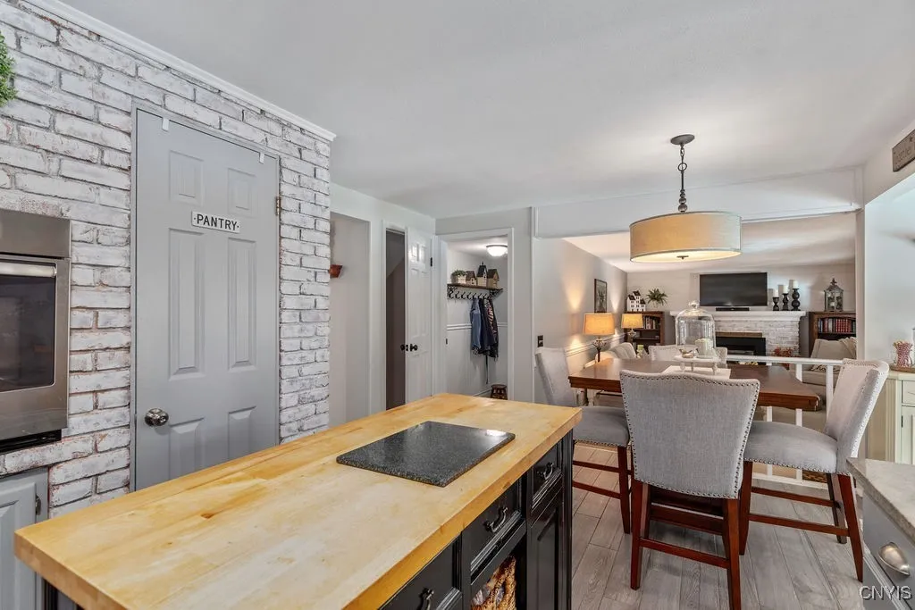 7504 Meadow Wood Drive, Clay, New York 13212, Clay, New York 13212, 3 Bedrooms Bedrooms, 12 Rooms Rooms,2 BathroomsBathrooms,Residential,Closed,7504 Meadow Wood Drive, Clay, New York 13212,0,S1635144