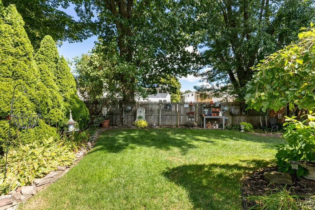 7504 Meadow Wood Drive, Clay, New York 13212, Clay, New York 13212, 3 Bedrooms Bedrooms, 12 Rooms Rooms,2 BathroomsBathrooms,Residential,Closed,7504 Meadow Wood Drive, Clay, New York 13212,0,S1635144