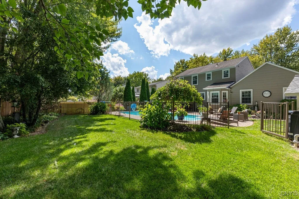 7504 Meadow Wood Drive, Clay, New York 13212, Clay, New York 13212, 3 Bedrooms Bedrooms, 12 Rooms Rooms,2 BathroomsBathrooms,Residential,Closed,7504 Meadow Wood Drive, Clay, New York 13212,0,S1635144