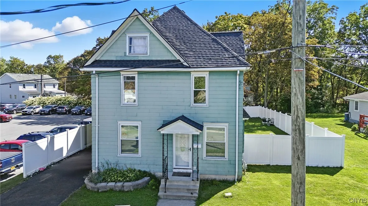 6 Brookfield Place, Auburn, New York 13021, Auburn, New York 13021, 4 Bedrooms Bedrooms, 7 Rooms Rooms,1 BathroomBathrooms,Residential,For Sale,6 Brookfield Place, Auburn, New York 13021,0,S1634339