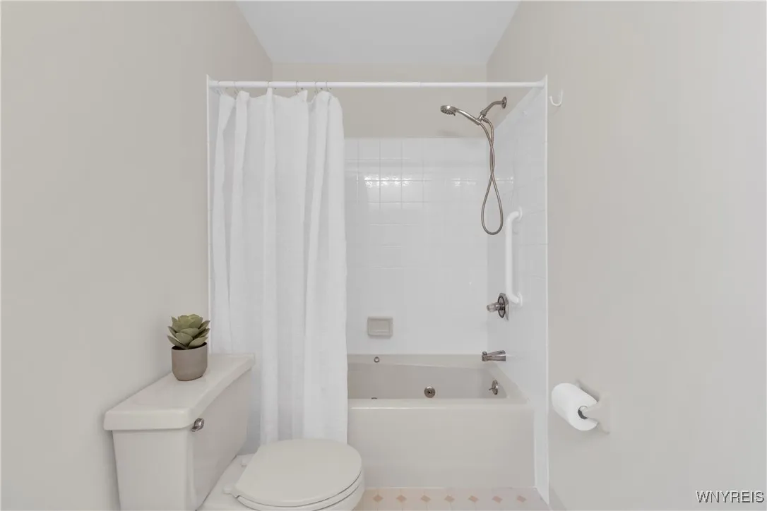 5350 Powers Road, Orchard Park, New York 14127, Orchard Park, New York 14127, 3 Bedrooms Bedrooms, 6 Rooms Rooms,2 BathroomsBathrooms,Residential,For Sale,5350 Powers Road, Orchard Park, New York 14127,0,B1635413