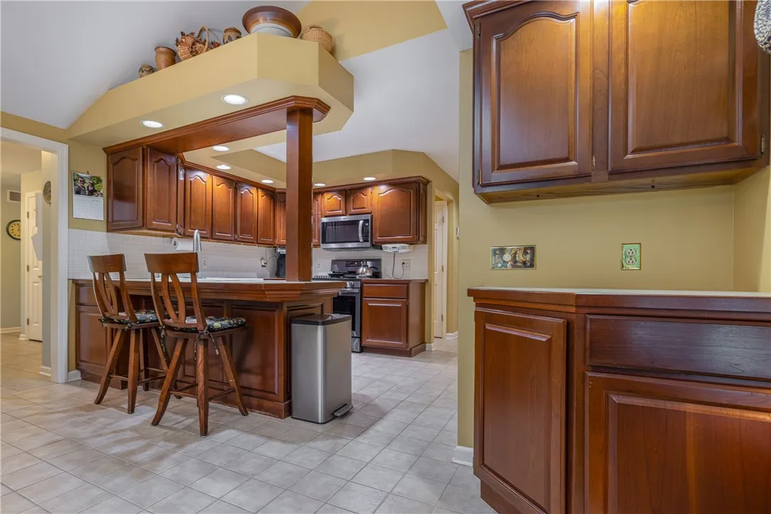 45 Fonthill Park, Brighton, New York 14618, Brighton, New York 14618, 4 Bedrooms Bedrooms, 9 Rooms Rooms,2 BathroomsBathrooms,Residential,For Sale,45 Fonthill Park, Brighton, New York 14618,0,R1634823