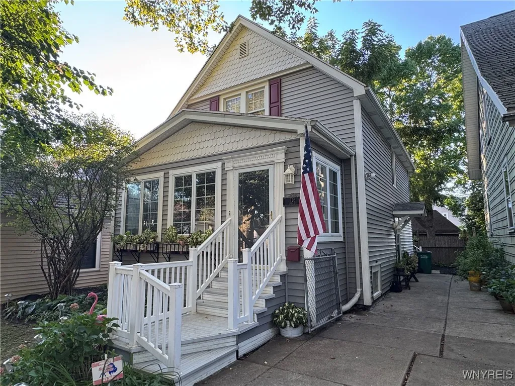 126 Como Avenue, Buffalo, New York 14220, Buffalo, New York 14220, 3 Bedrooms Bedrooms, 8 Rooms Rooms,1 BathroomBathrooms,Residential,Closed,126 Como Avenue, Buffalo, New York 14220,0,B1635620