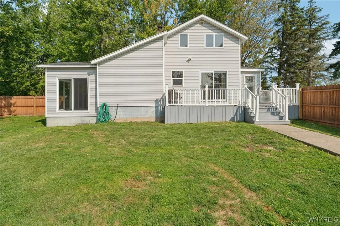 8420 Akron Road, Royalton, New York 14094, Royalton, New York 14094, 3 Bedrooms Bedrooms, 8 Rooms Rooms,1 BathroomBathrooms,Residential,For Sale,8420 Akron Road, Royalton, New York 14094,0,B1635593