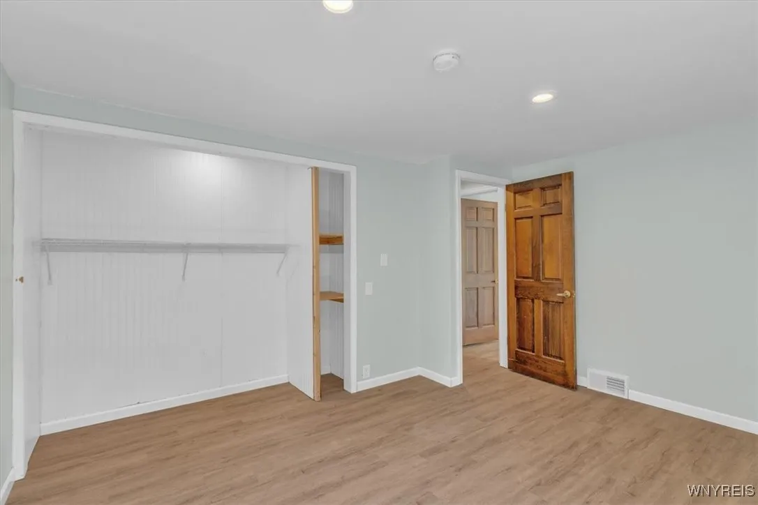 4420 Barton Road, Clarence, New York 14031, Clarence, New York 14031, 3 Bedrooms Bedrooms, 7 Rooms Rooms,2 BathroomsBathrooms,Residential,For Sale,4420 Barton Road, Clarence, New York 14031,0,B1621632