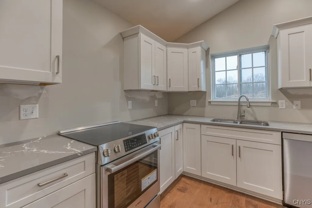 8195 Rachel Court, Clay, New York 13027, Clay, New York 13027, 2 Bedrooms Bedrooms, 6 Rooms Rooms,2 BathroomsBathrooms,Residential,For Sale,8195 Rachel Court, Clay, New York 13027,0,S1635662