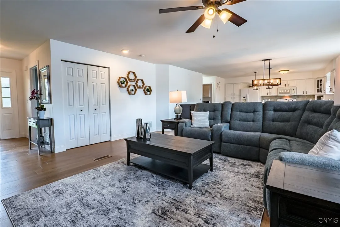 3 Crown Lane, Whitestown, New York 13492, Whitestown, New York 13492, 3 Bedrooms Bedrooms, 5 Rooms Rooms,2 BathroomsBathrooms,Residential,Closed,3 Crown Lane, Whitestown, New York 13492,0,S1635728