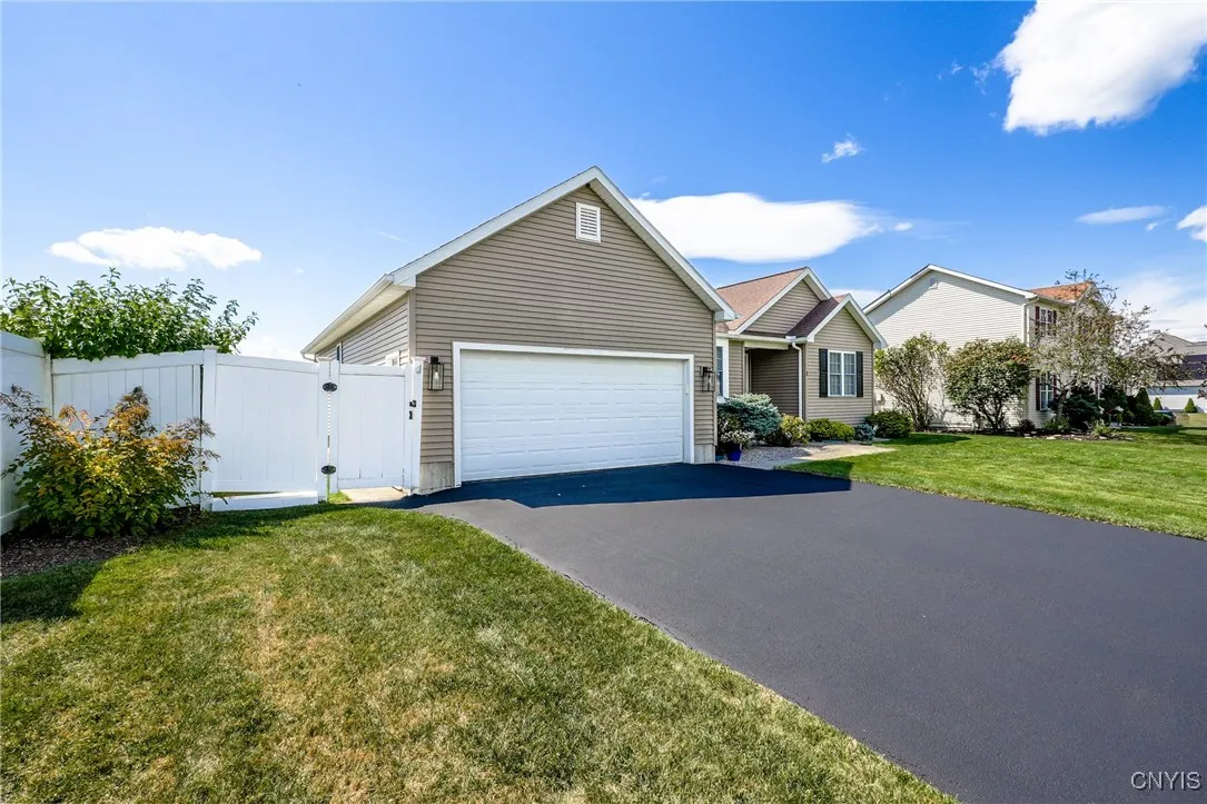 3 Crown Lane, Whitestown, New York 13492, Whitestown, New York 13492, 3 Bedrooms Bedrooms, 5 Rooms Rooms,2 BathroomsBathrooms,Residential,Closed,3 Crown Lane, Whitestown, New York 13492,0,S1635728