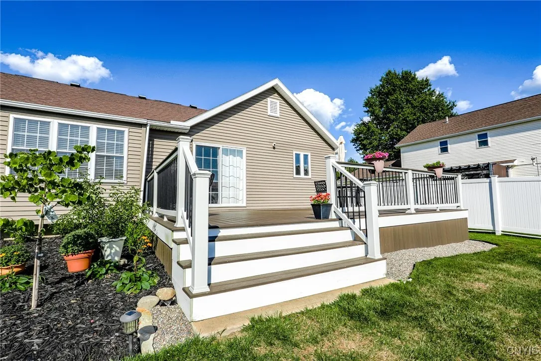 3 Crown Lane, Whitestown, New York 13492, Whitestown, New York 13492, 3 Bedrooms Bedrooms, 5 Rooms Rooms,2 BathroomsBathrooms,Residential,Closed,3 Crown Lane, Whitestown, New York 13492,0,S1635728