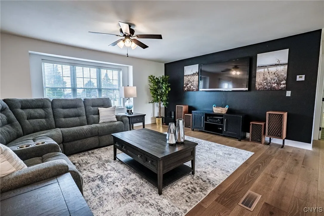 3 Crown Lane, Whitestown, New York 13492, Whitestown, New York 13492, 3 Bedrooms Bedrooms, 5 Rooms Rooms,2 BathroomsBathrooms,Residential,Closed,3 Crown Lane, Whitestown, New York 13492,0,S1635728