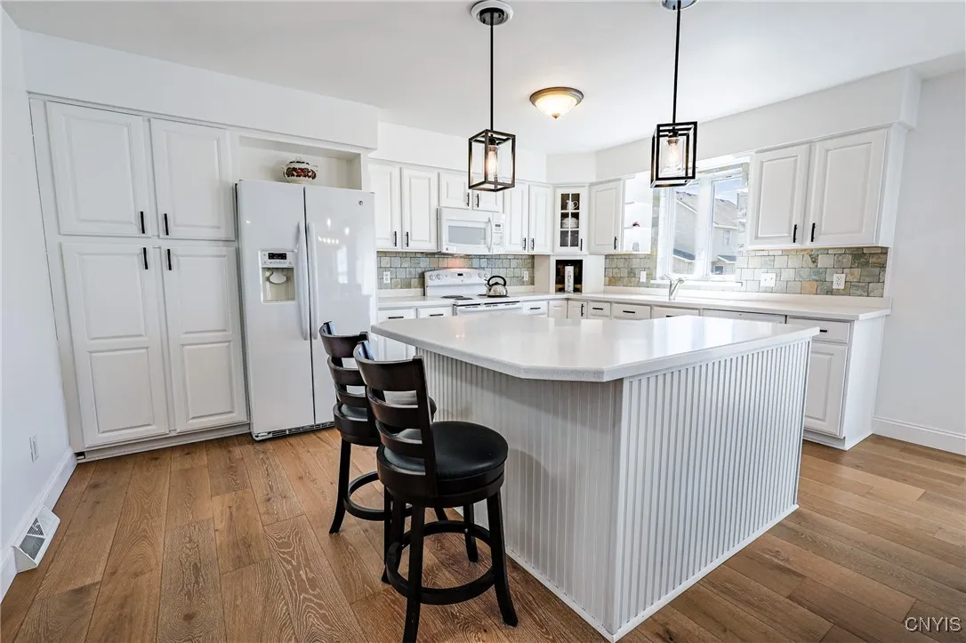 3 Crown Lane, Whitestown, New York 13492, Whitestown, New York 13492, 3 Bedrooms Bedrooms, 5 Rooms Rooms,2 BathroomsBathrooms,Residential,Closed,3 Crown Lane, Whitestown, New York 13492,0,S1635728