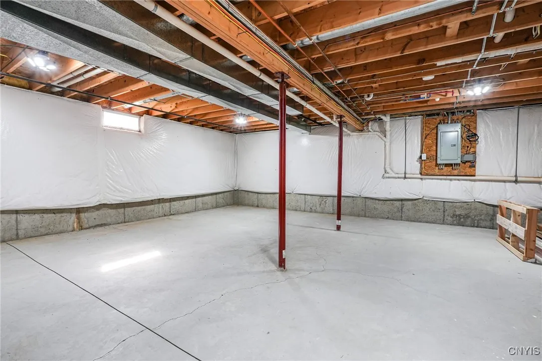 3 Crown Lane, Whitestown, New York 13492, Whitestown, New York 13492, 3 Bedrooms Bedrooms, 5 Rooms Rooms,2 BathroomsBathrooms,Residential,Closed,3 Crown Lane, Whitestown, New York 13492,0,S1635728