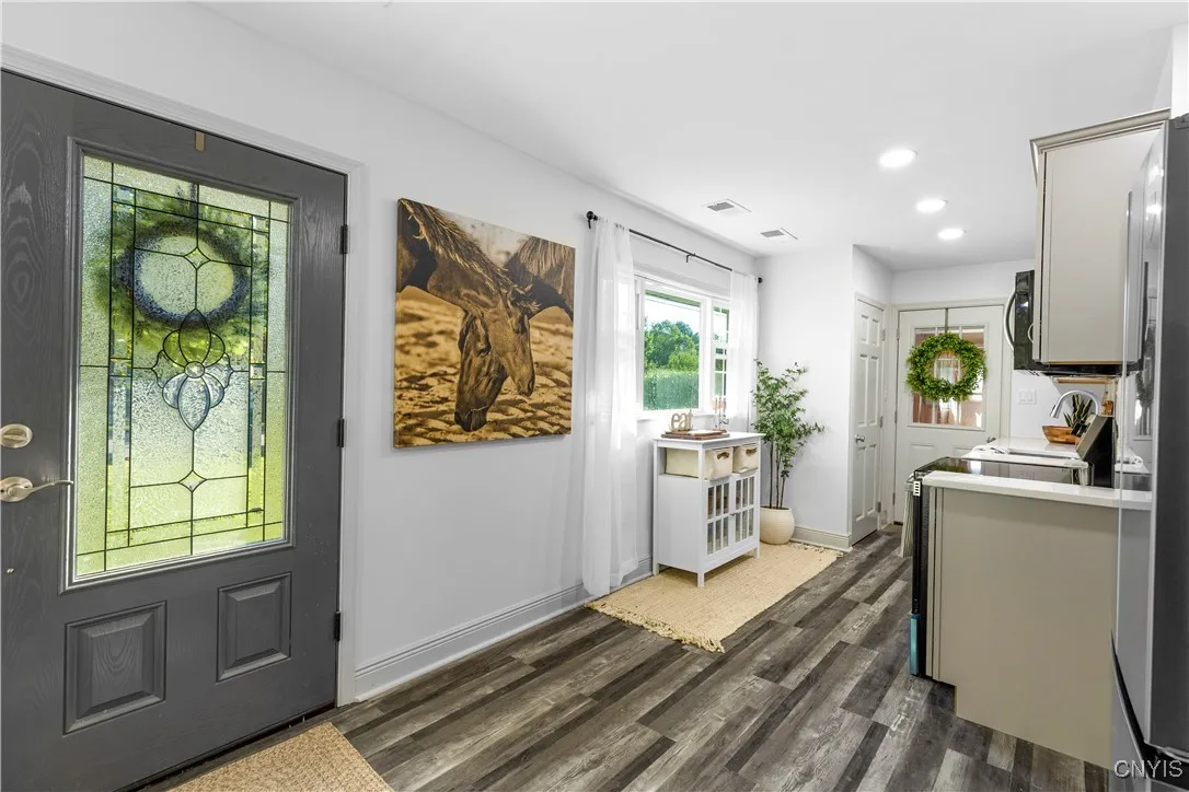 405 Van Roen Road, Utica, New York 13502, Utica, New York 13502, 2 Bedrooms Bedrooms, 5 Rooms Rooms,2 BathroomsBathrooms,Residential,Closed,405 Van Roen Road, Utica, New York 13502,0,S1635638