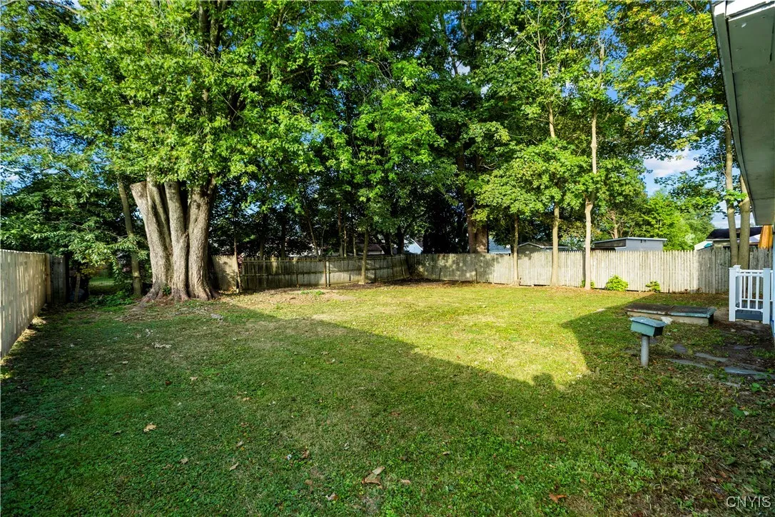 405 Van Roen Road, Utica, New York 13502, Utica, New York 13502, 2 Bedrooms Bedrooms, 5 Rooms Rooms,2 BathroomsBathrooms,Residential,Closed,405 Van Roen Road, Utica, New York 13502,0,S1635638