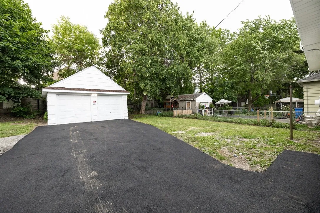 62 Curtis Street, Rochester, New York 14606, Rochester, New York 14606, 3 Bedrooms Bedrooms, 8 Rooms Rooms,1 BathroomBathrooms,Residential,For Sale,62 Curtis Street, Rochester, New York 14606,0,R1635422
