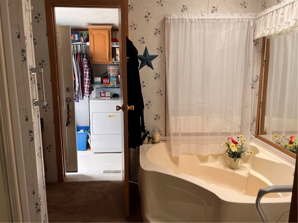 21 Picture Book Park, West Bloomfield, New York 14, West Bloomfield, New York 14585, 3 Bedrooms Bedrooms, 7 Rooms Rooms,2 BathroomsBathrooms,Residential,For Sale,21 Picture Book Park, West Bloomfield, New York 14,0,R1634770