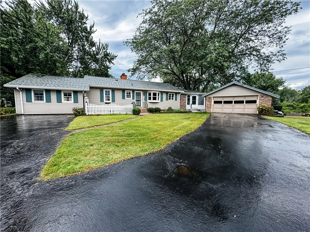 5849 State Route 90 North, Aurelius, New York 1303, Aurelius, New York 13034, 2 Bedrooms Bedrooms, 6 Rooms Rooms,2 BathroomsBathrooms,Residential,For Sale,5849 State Route 90 North, Aurelius, New York 1303,0,R1635434