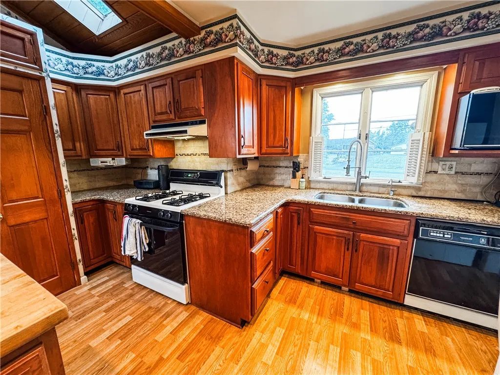 5849 State Route 90 North, Aurelius, New York 1303, Aurelius, New York 13034, 2 Bedrooms Bedrooms, 6 Rooms Rooms,2 BathroomsBathrooms,Residential,For Sale,5849 State Route 90 North, Aurelius, New York 1303,0,R1635434
