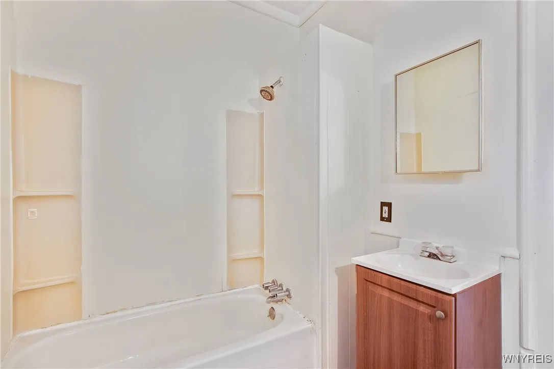 414 Hoyt Street, Buffalo, New York 14213, Buffalo, New York 14213, 5 Bedrooms Bedrooms, ,2 BathroomsBathrooms,Residential,For Sale,414 Hoyt Street, Buffalo, New York 14213,0,B1635530