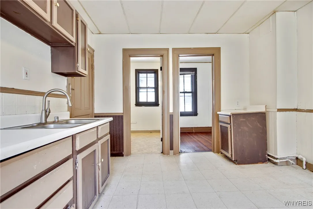 414 Hoyt Street, Buffalo, New York 14213, Buffalo, New York 14213, 5 Bedrooms Bedrooms, ,2 BathroomsBathrooms,Residential,For Sale,414 Hoyt Street, Buffalo, New York 14213,0,B1635530
